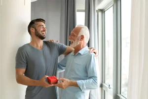 کادو دادن به پدر و خوشحال کردن او